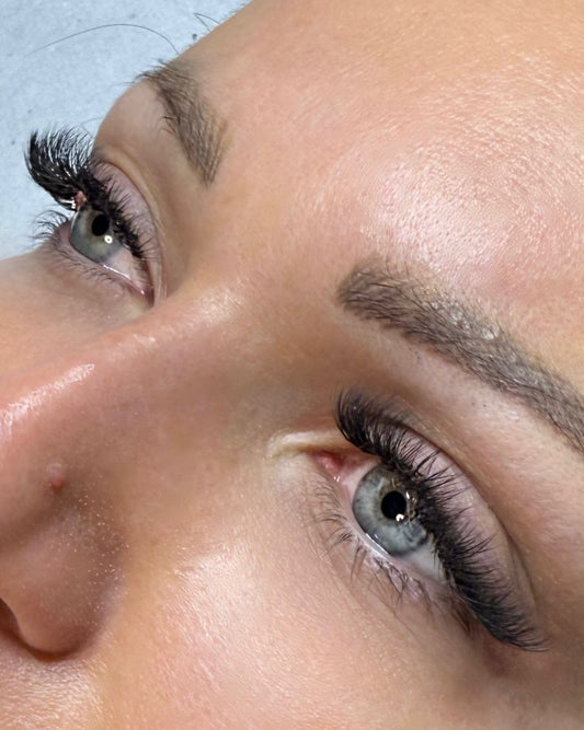 Formation Lash Artist : Rehaussement de Cils / Cil à Cil / Volume Russe (4 jours)